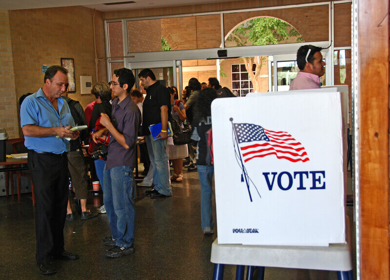2008 US Presidential voting day in border city. Tuesday Nov 04, 2008, People waited in line to vote at the voting station in Mary Rose Cardenas Hall North in the campus of University of Texas at Brownsville, Brownsville, Texas, USA.
