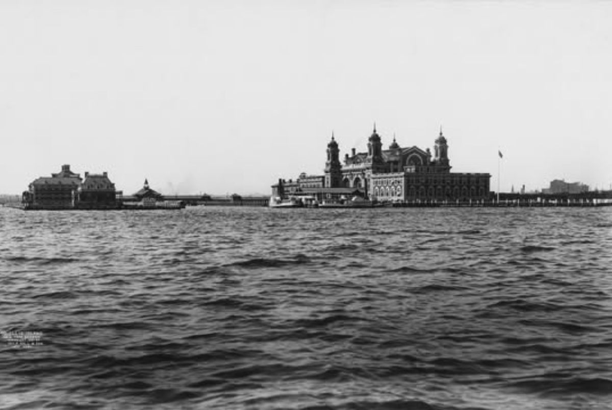 Ellis-Island-1892