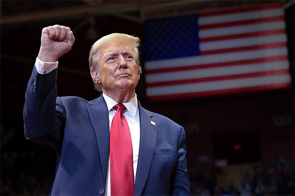 trump fist raised