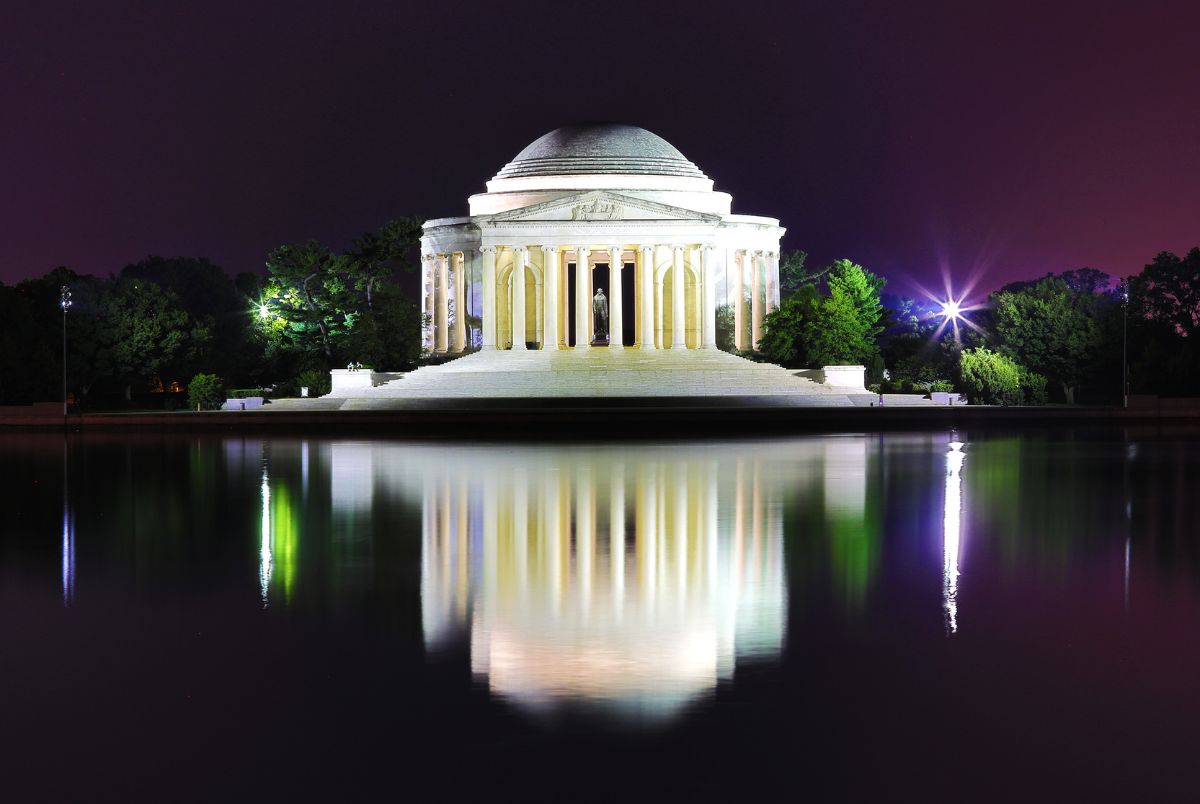 Thomas-Jefferson-Memorial at night
